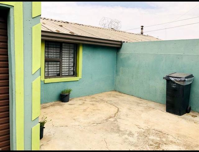 1 BEDROOM HOUSE FOR SALE IN MEADOWLANDS